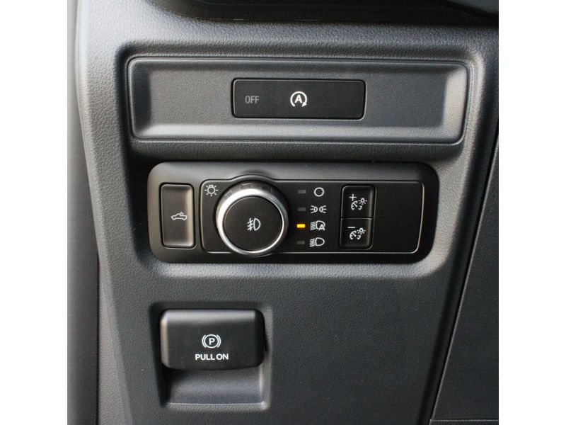 2025 Ford F-150 STX photo 4