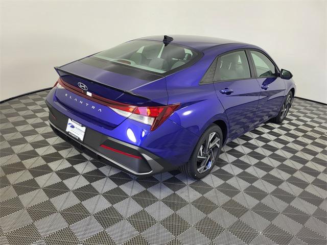 2025 Hyundai Elantra SEL Sport photo 4