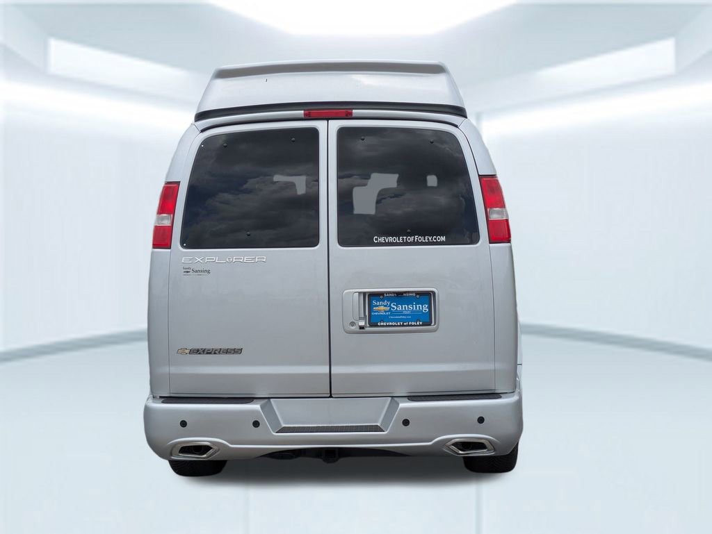 2024 Chevrolet Express Cargo 2500 photo 4