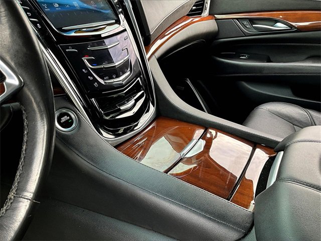 2019 Cadillac Escalade Luxury photo 19