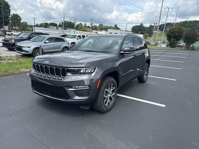 2025 Jeep Grand Cherokee Limited photo 2