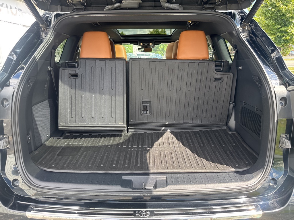 2020 Toyota Highlander Hybrid Platinum photo 18