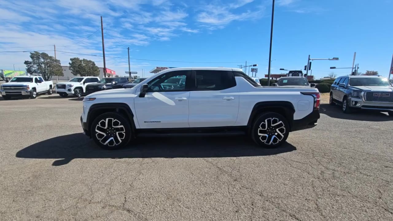 2024 Chevrolet Silverado EV RST photo 26
