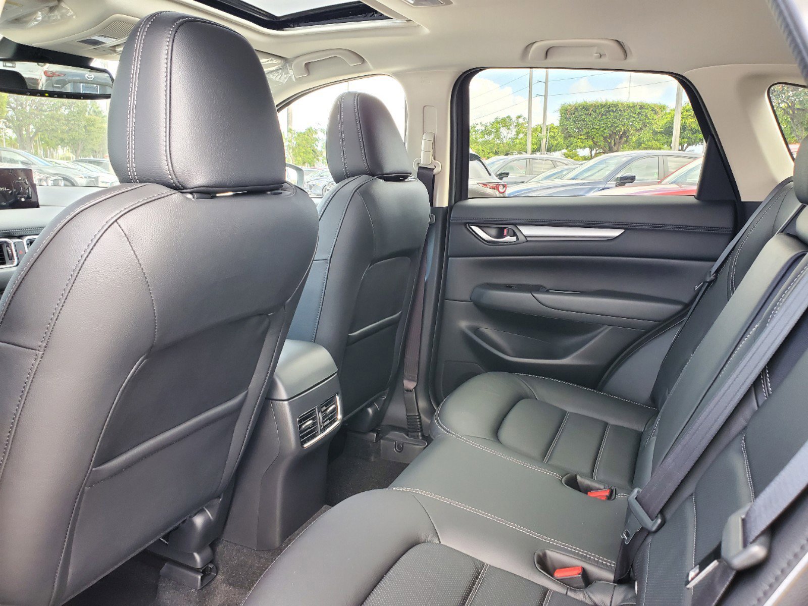 2025 Mazda CX-5 2.5 S Preferred photo 3