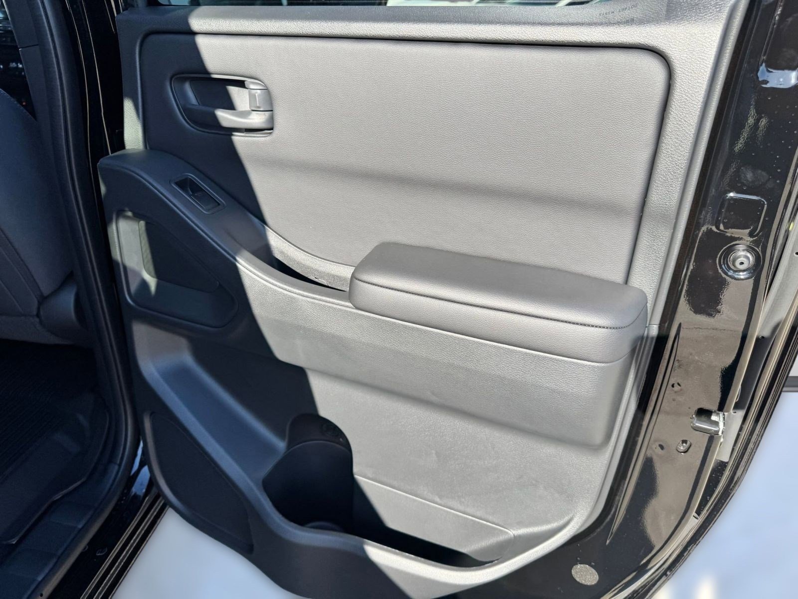 2026 Nissan Frontier SV photo 22