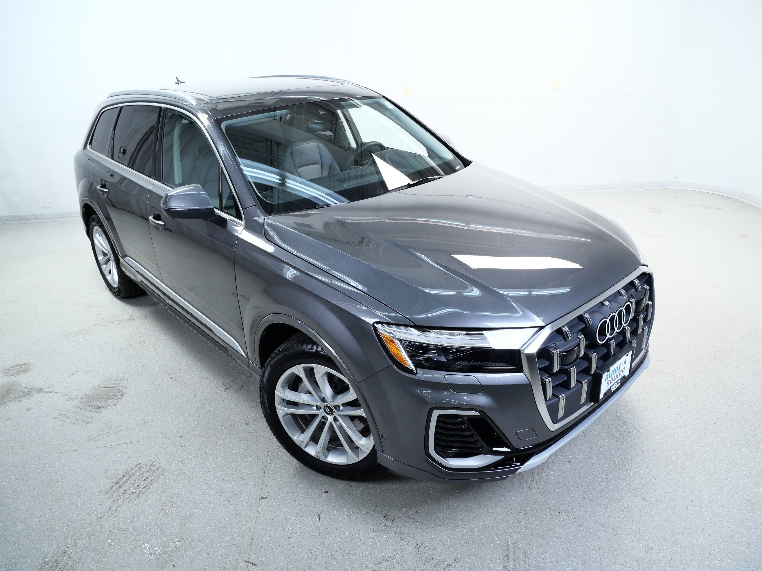 2025 Audi Q7 Premium Plus photo 3