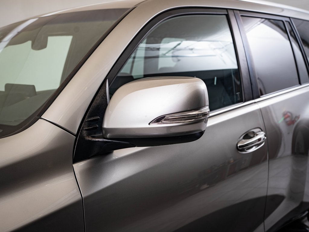 2022 Lexus GX 460 Premium photo 16