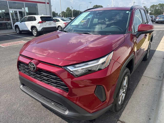 2025 Toyota RAV4 Hybrid XLE photo 3