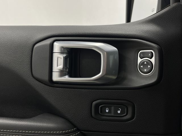 2022 Jeep Wrangler Unlimited Sahara 4xe photo 26