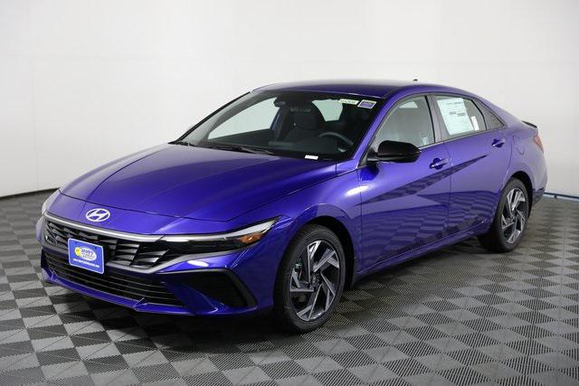 2025 Hyundai Elantra SEL Sport photo 2