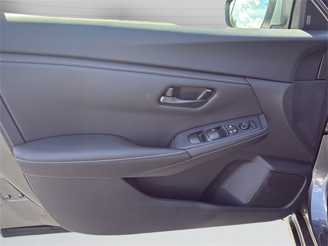 2025 Nissan Sentra S photo 12