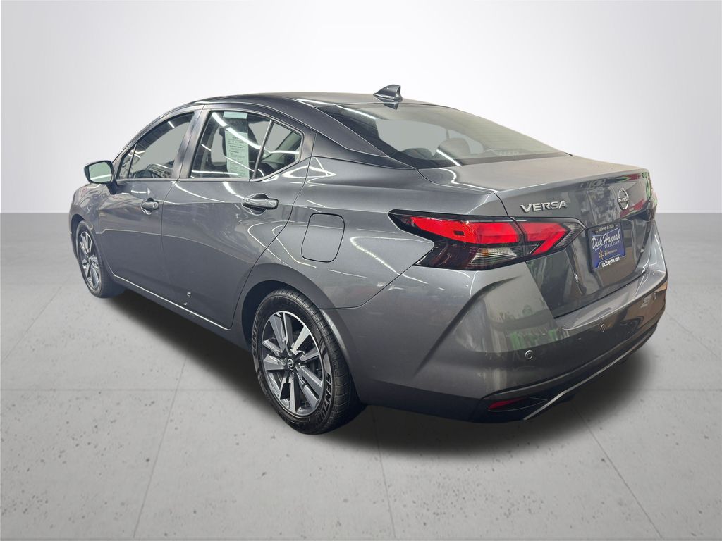 2023 Nissan Versa 1.6 SV photo 3
