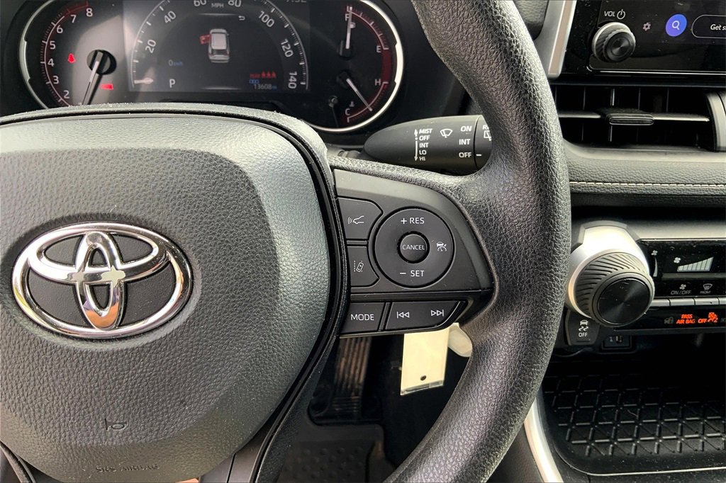 2025 Toyota RAV4 LE photo 18