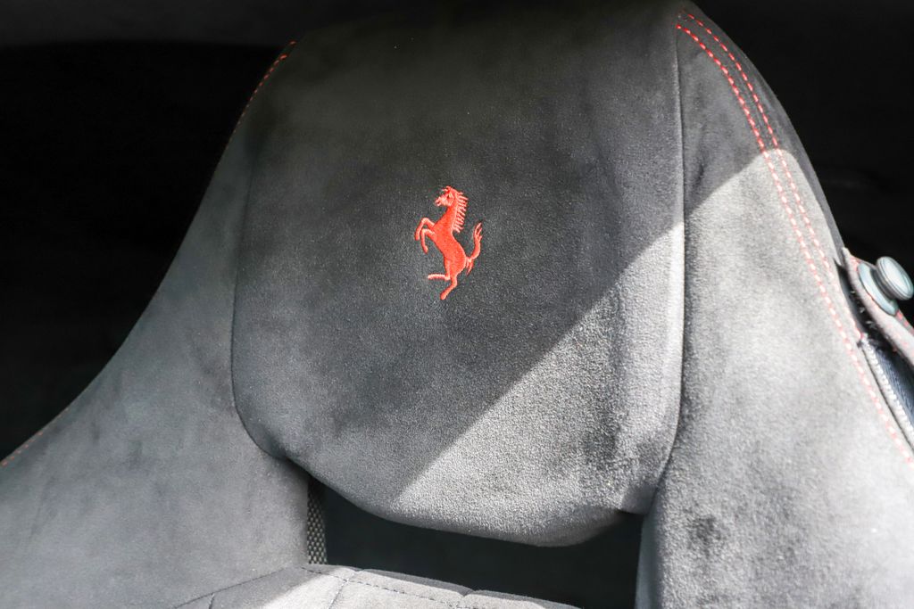 2023 Ferrari 812 Competizione photo 19