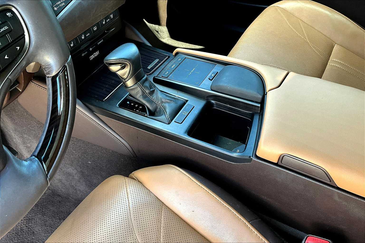 2020 Lexus ES 350 Luxury photo 15