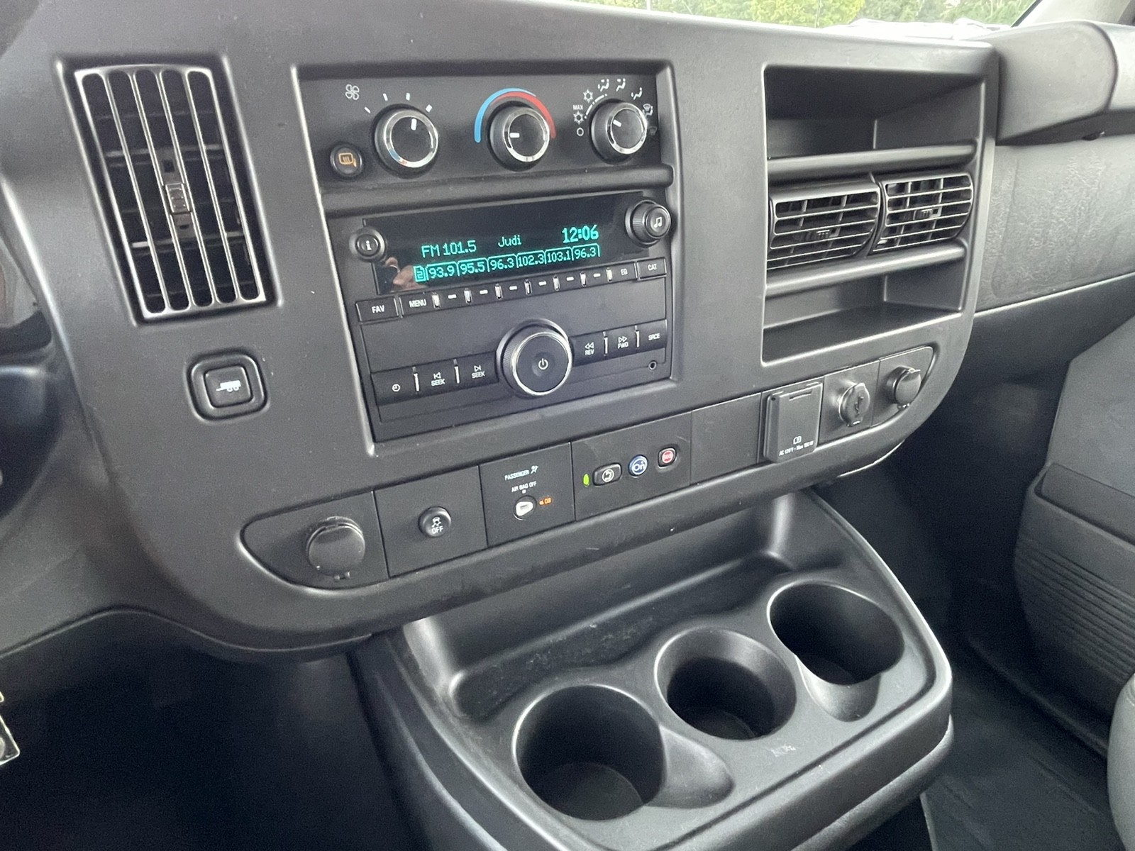 2019 Chevrolet Express Cargo Van photo 22