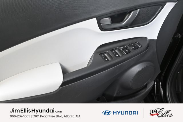 2023 Hyundai Kona SEL photo 5