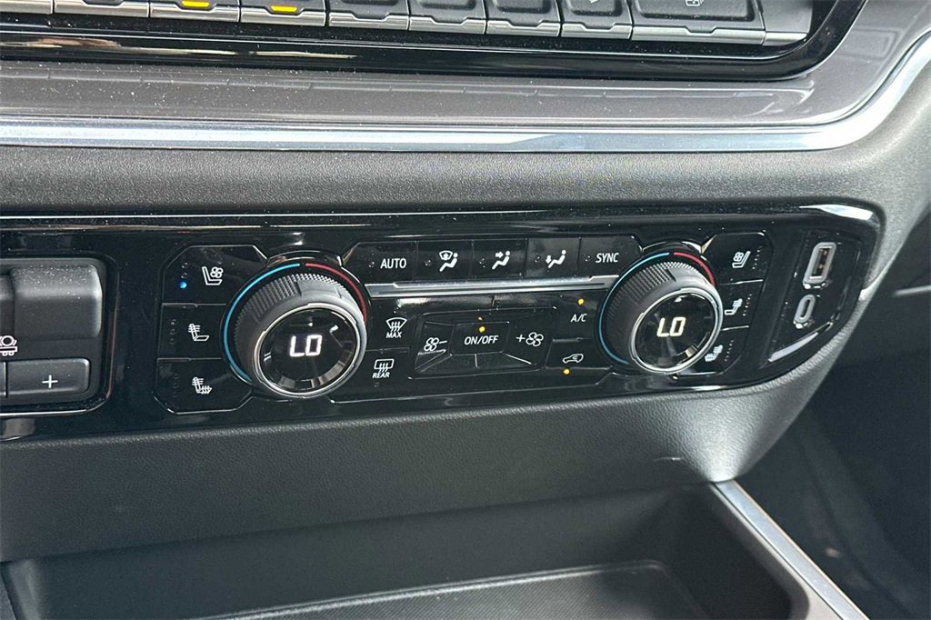 2023 Chevrolet Silverado 1500 High Country photo 23