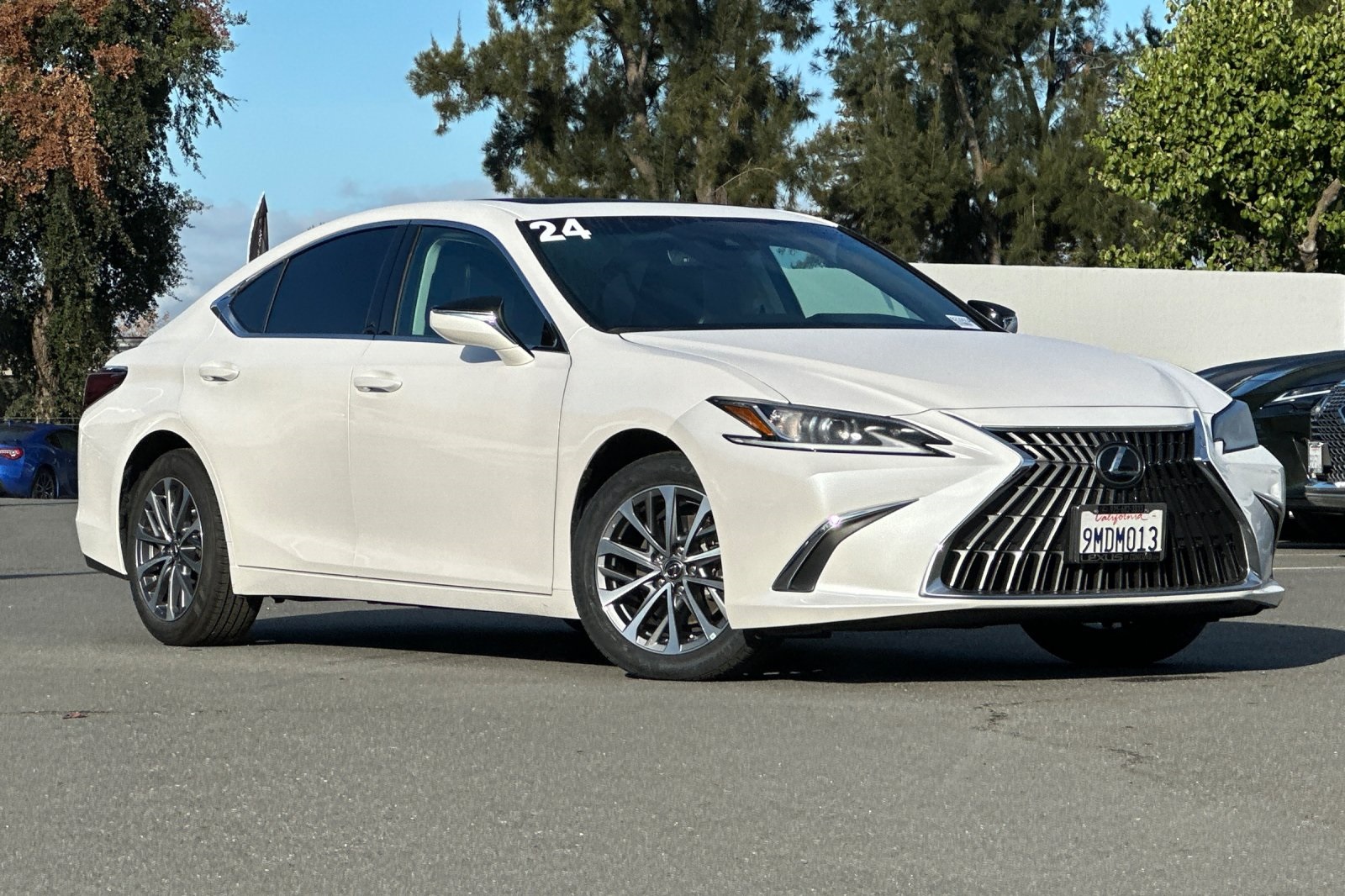 2024 Lexus ES 350 Base photo 2