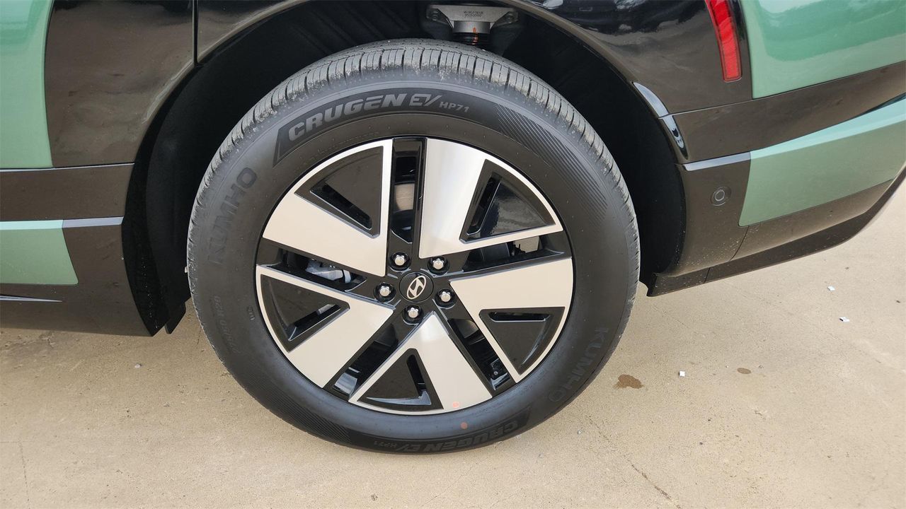 2026 Hyundai Ioniq SEL photo 21