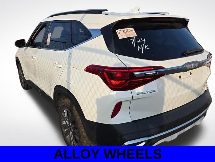 2023 Kia Seltos S photo 3