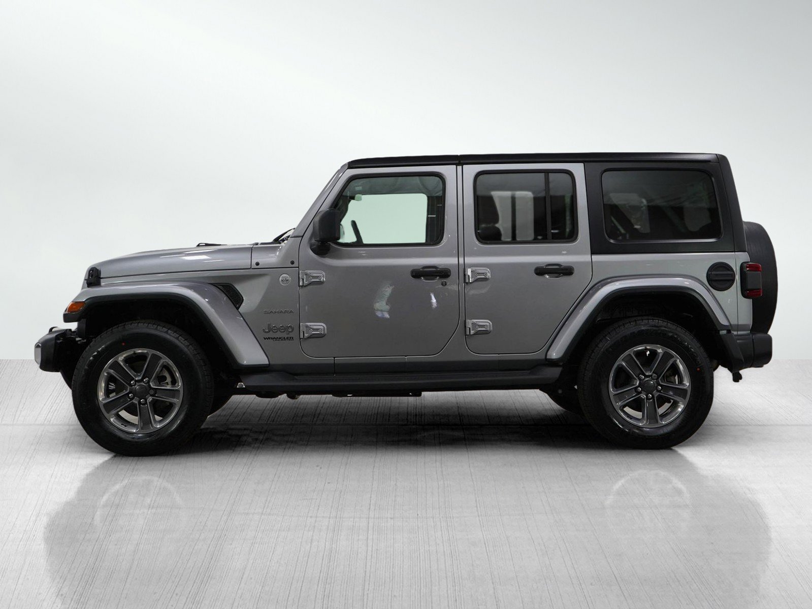 Used 2018 Jeep All-New Wrangler Unlimited Sahara with VIN 1C4HJXEG0JW224916 for sale in Burnsville, Minnesota