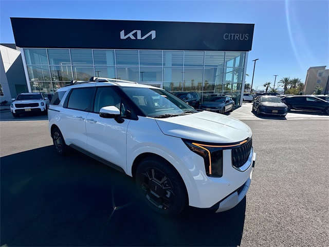 2026 Kia Carnival EX's photo