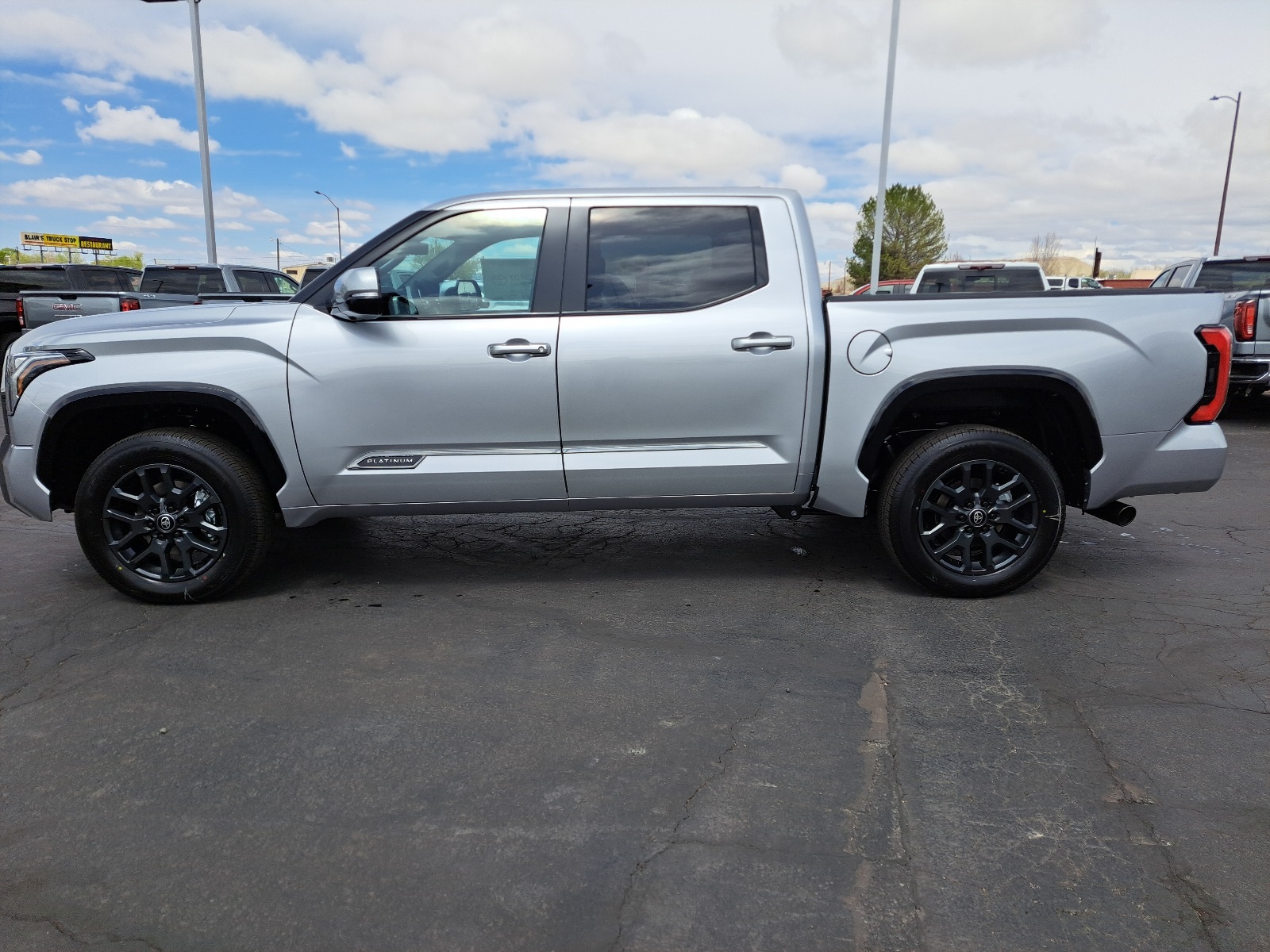 2025 Toyota Tundra Platinum CrewMax photo 10