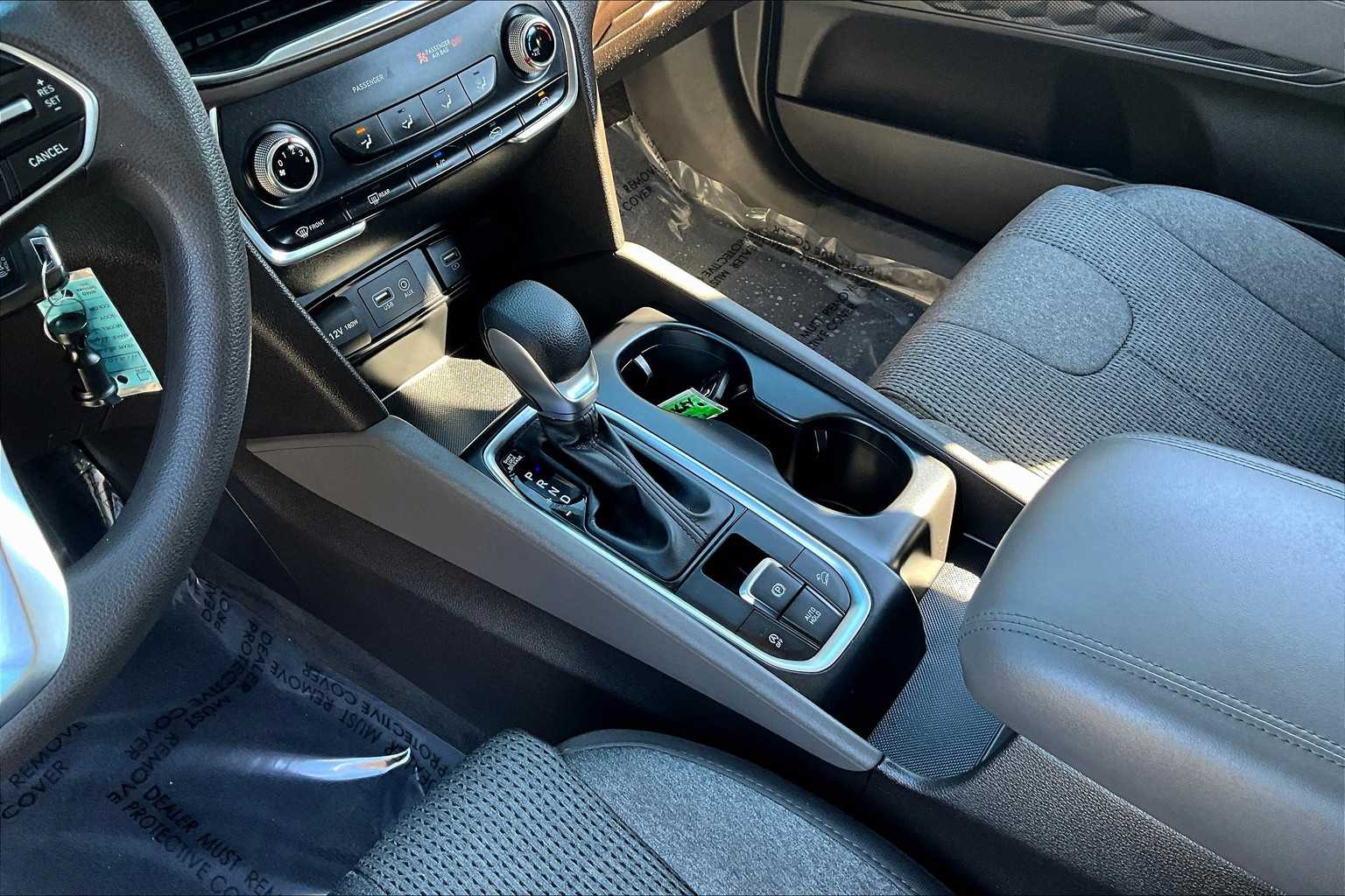 2020 Hyundai Santa Fe SE photo 14