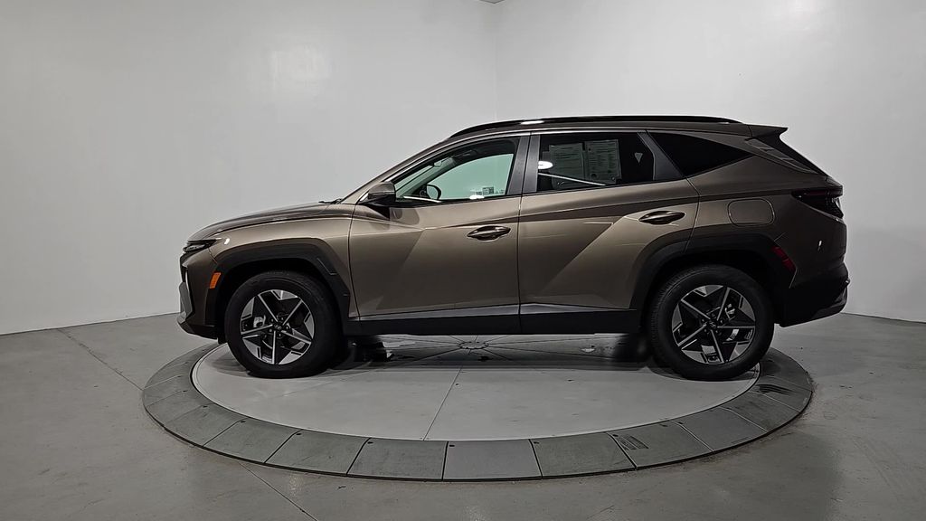 2025 Hyundai Tucson SEL Convenience photo 2
