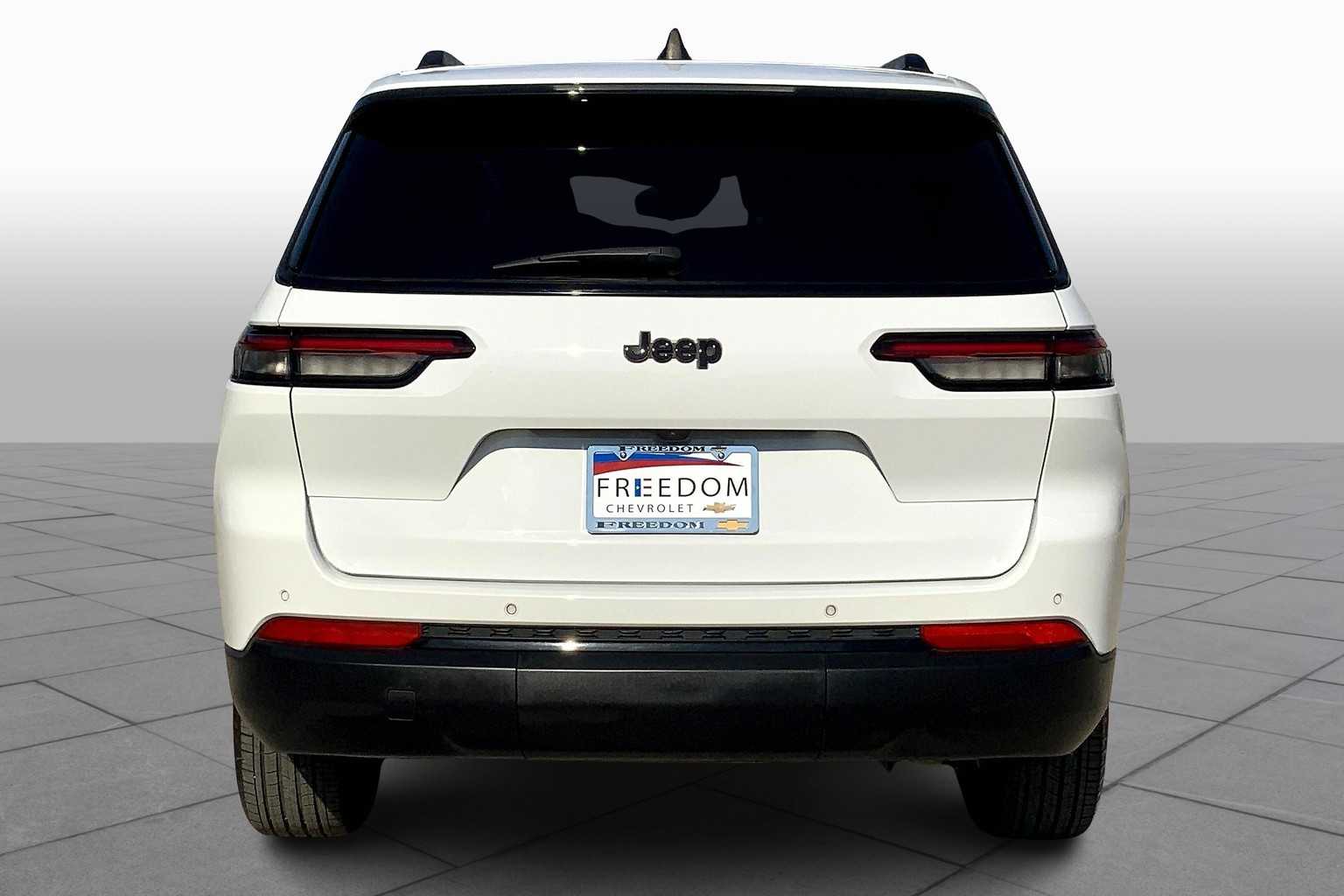 2024 Jeep Grand Cherokee Altitude photo 4