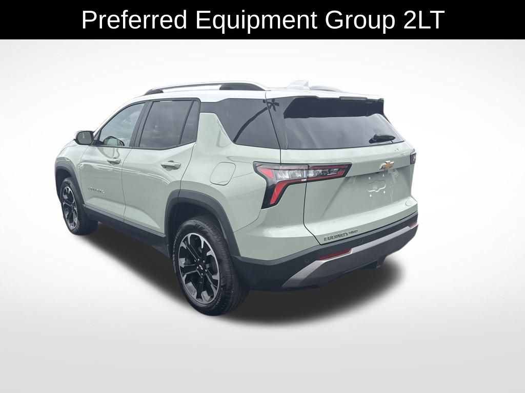 2025 Chevrolet Equinox LT photo 2