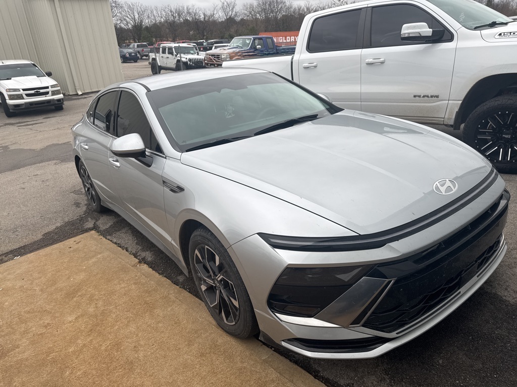 2024 Hyundai Sonata SEL photo 2