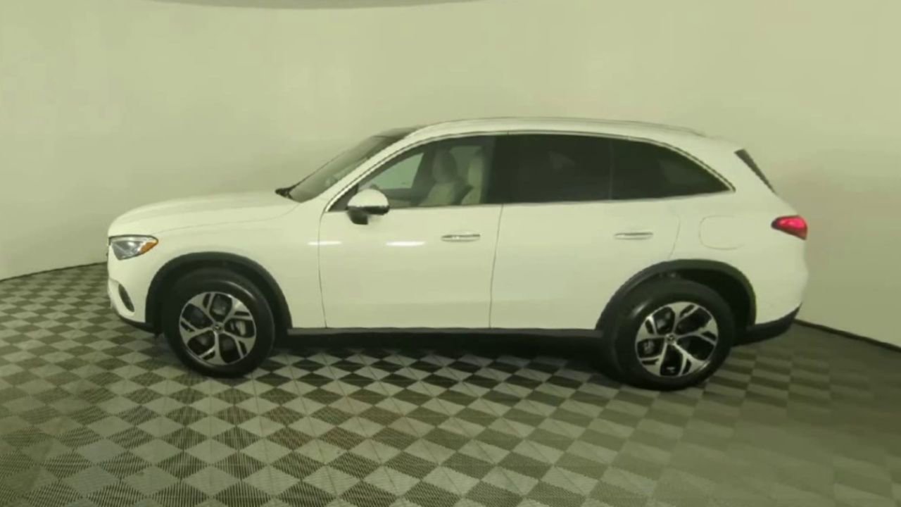 2026 Mercedes Benz GLC 350e 4MATIC photo 29