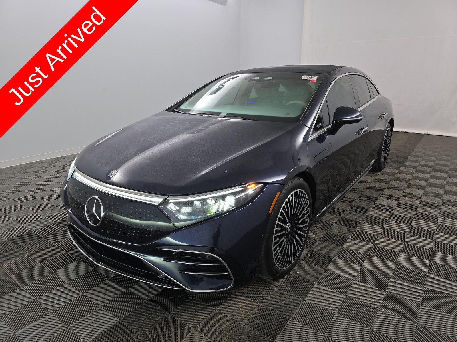 2023 Mercedes-Benz EQS Base's photo