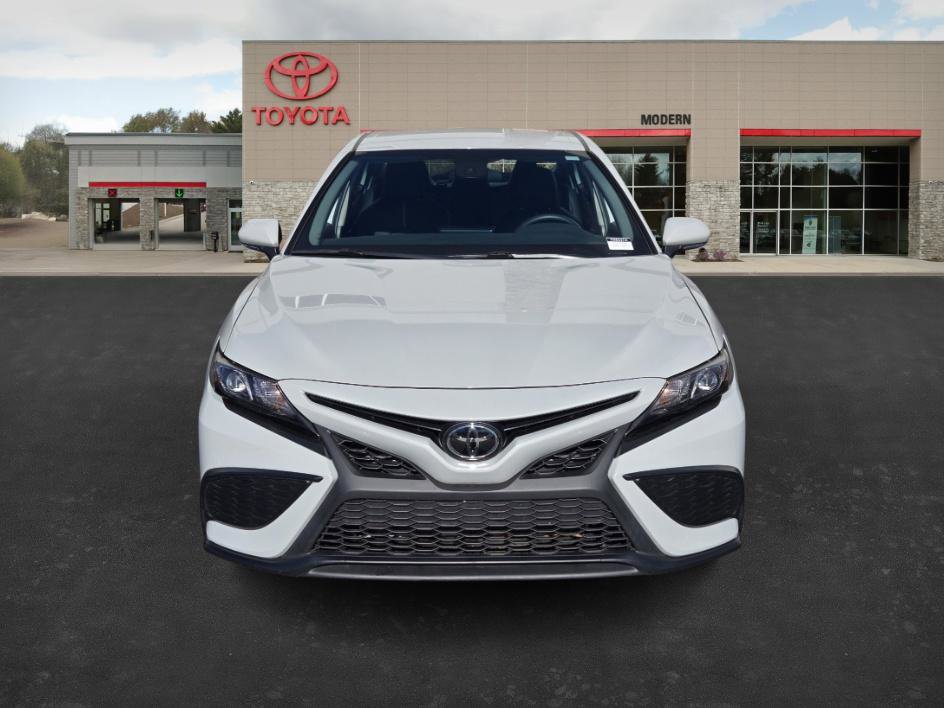 2023 Toyota Camry SE photo 2
