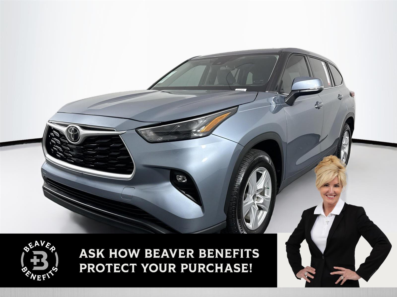 2022 Toyota Highlander LE's photo