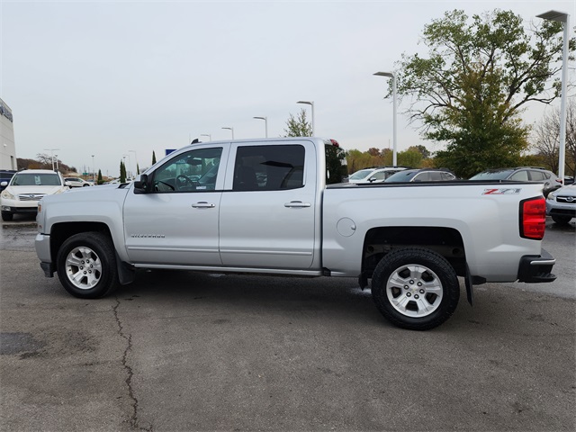 2017 Chevrolet Silverado 1500 LT photo 4