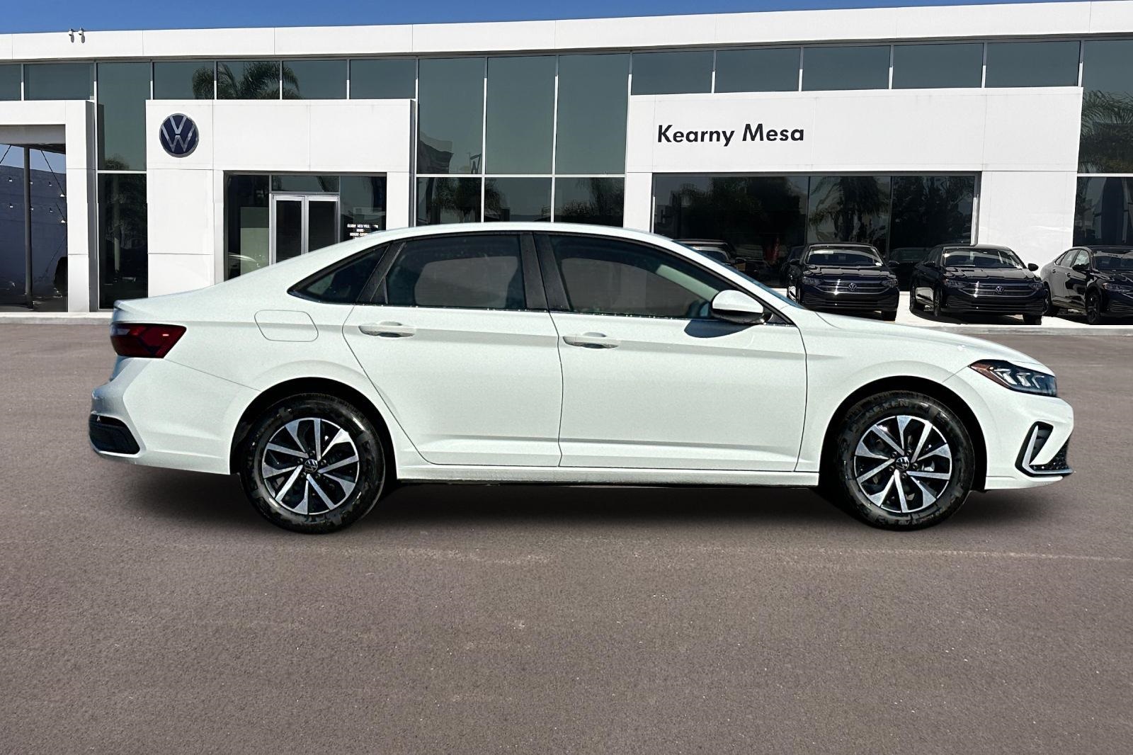 2025 Volkswagen Jetta 1.5T S photo 2