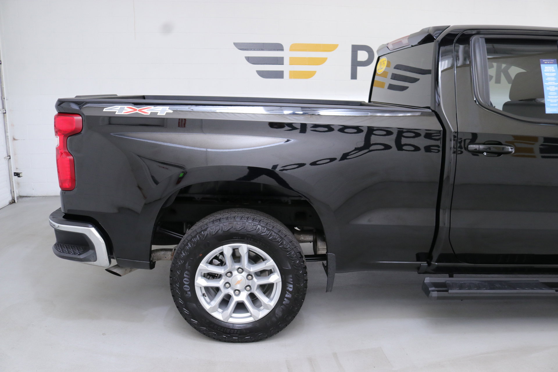 2025 Chevrolet Silverado 1500 LT photo 10