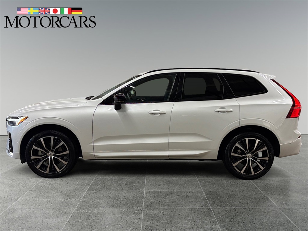 2023 Volvo XC60 B5 Plus photo 6