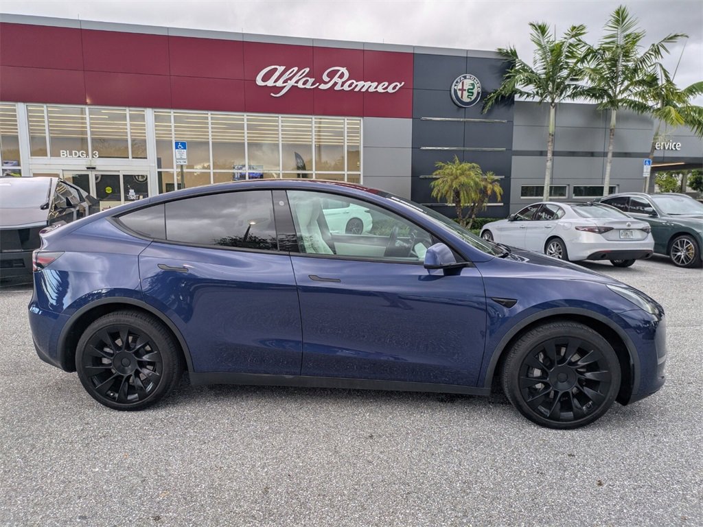 2021 Tesla Model Y Long Range photo 2