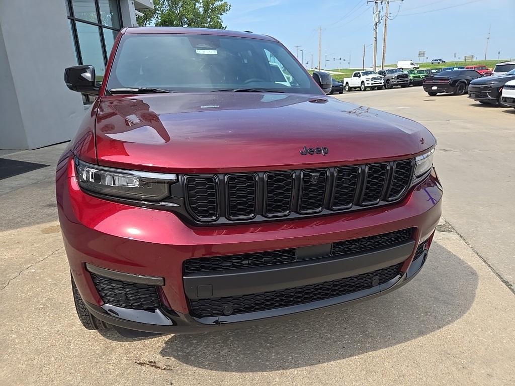 2025 Jeep Grand Cherokee Limited photo 15