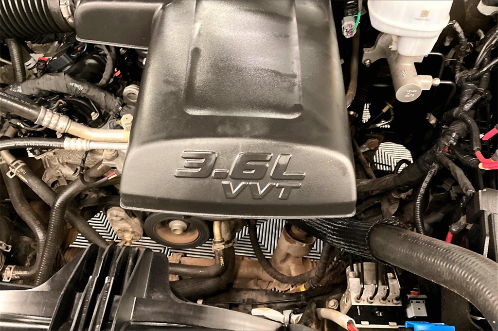 2022 Ram 1500 Classic SLT photo 28