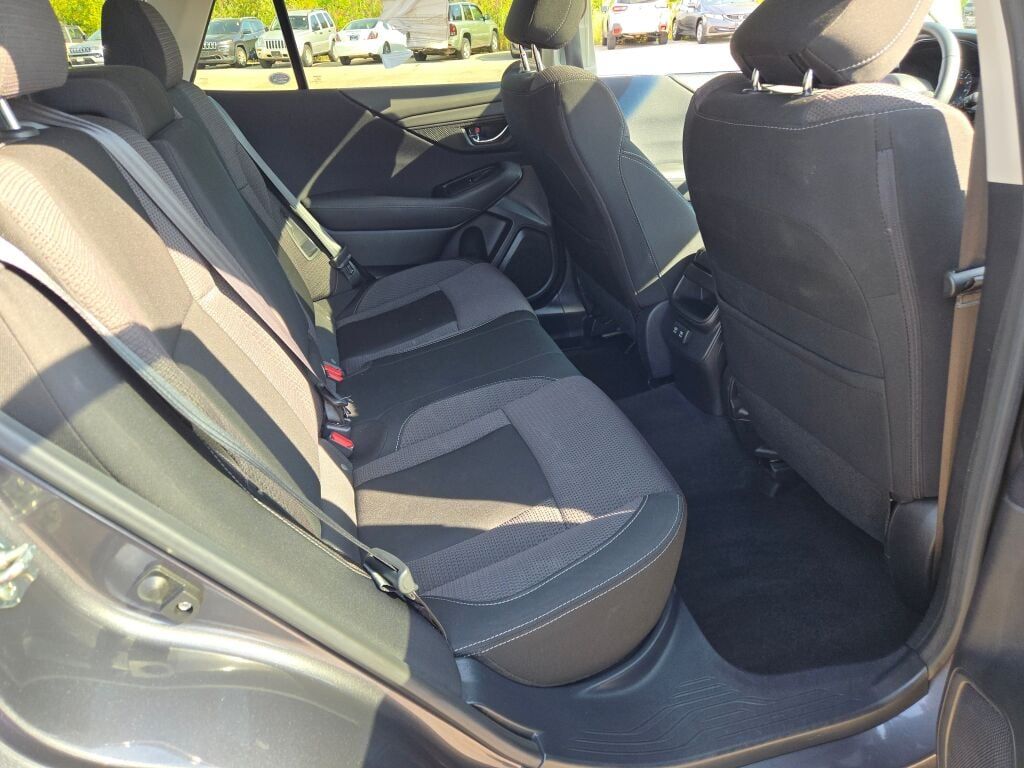2020 Subaru Outback Premium photo 8