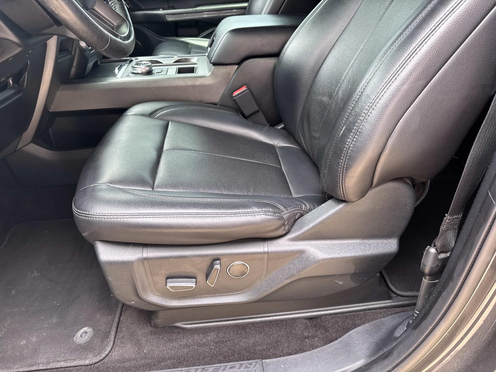 2019 Ford Expedition XLT photo 15