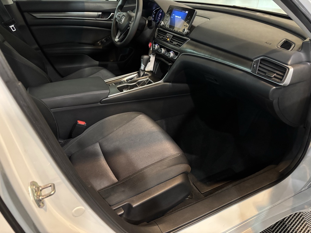 2019 Honda Accord LX photo 8