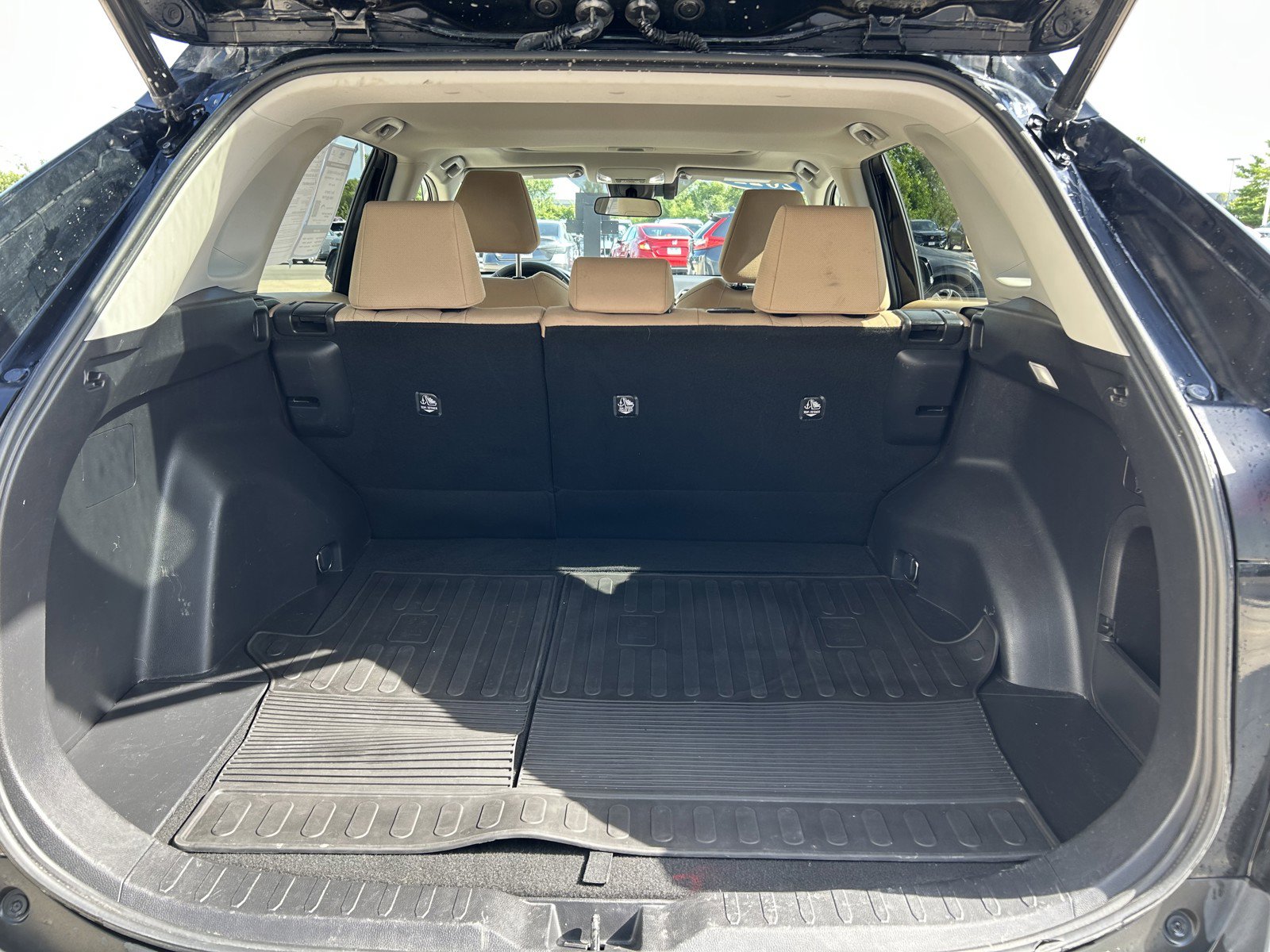 2022 Toyota RAV4 Hybrid XLE photo 15
