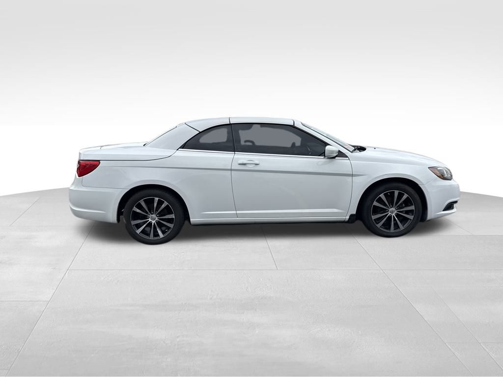 2012 Chrysler 200 S photo 6