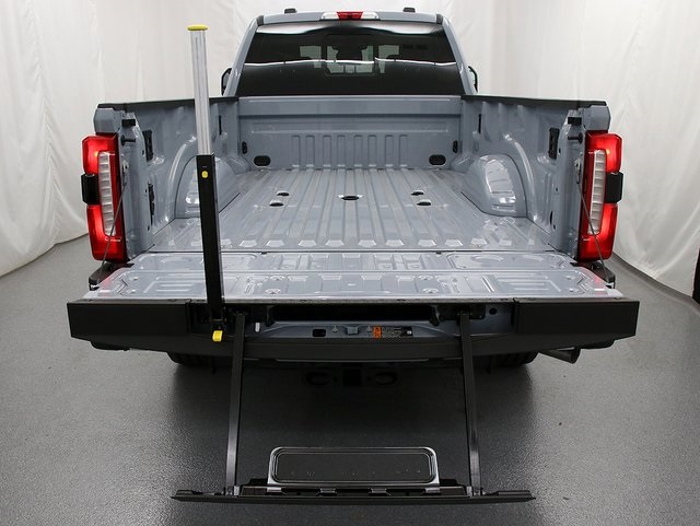 2026 Ford F-250 Lariat photo 6